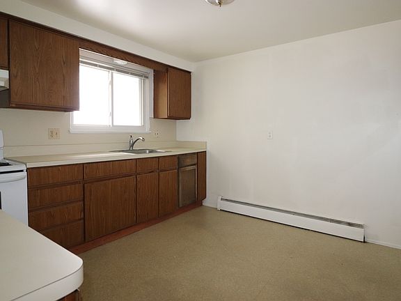5th image of 111 Glendale Dr APT 2