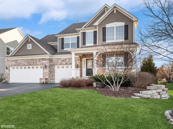 4045 Conifer Dr, Elgin, IL 60124