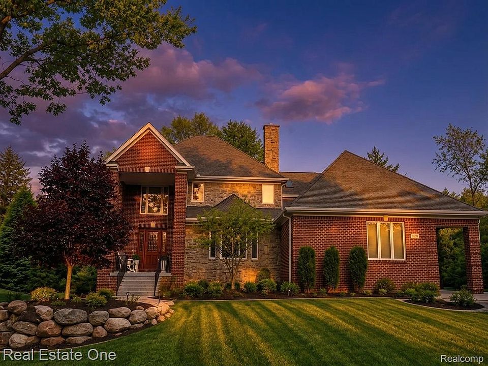 1st image of 960 Hill Hollow Ln