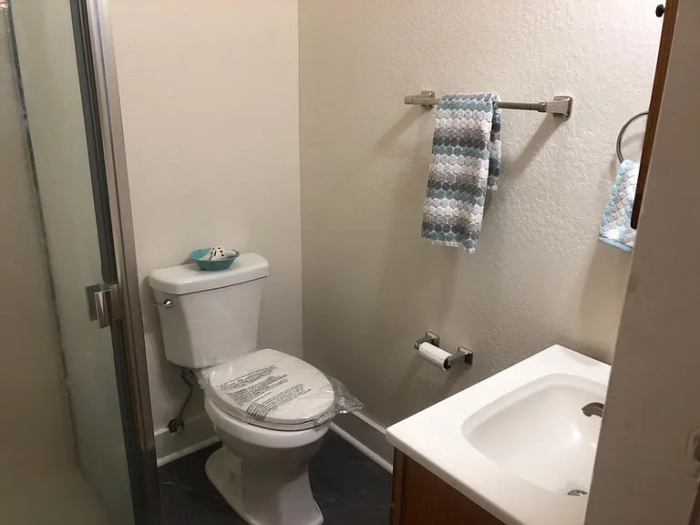 627 Rose Ave #1 — Photo 16