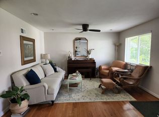 1002 Plaza Ter, Saint Louis, MO 63122