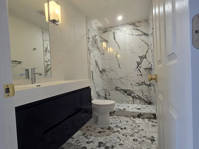 1706 N Tampania Ave #D — Photo 7