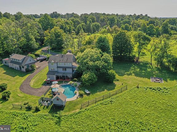 4th image of 110 Clay Ridge Rd