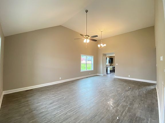 3rd image of 205 Chalet Cir
