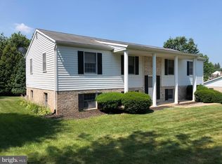 2675 Primrose Ln, York, PA 17404