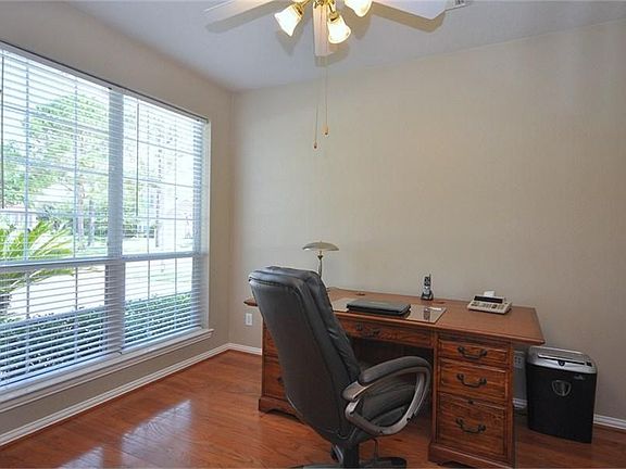 3rd image of 3915 Bellows Bend Ct