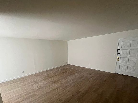 3rd image of 401-403 S Hobart Blvd #309