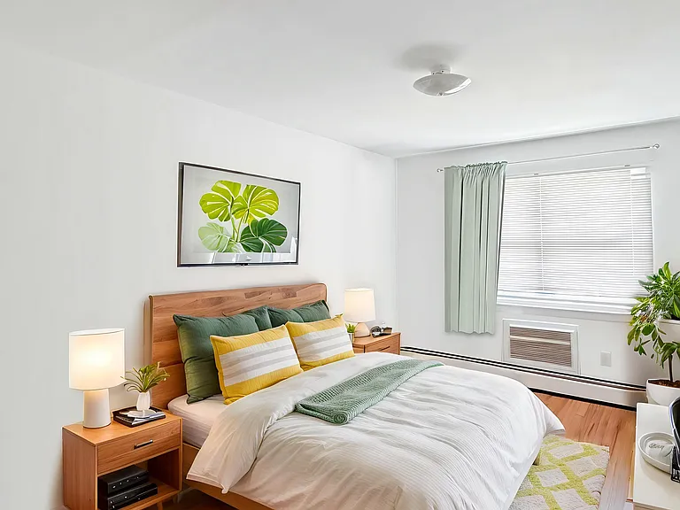 MASTER BEDROOM (STAGED)
