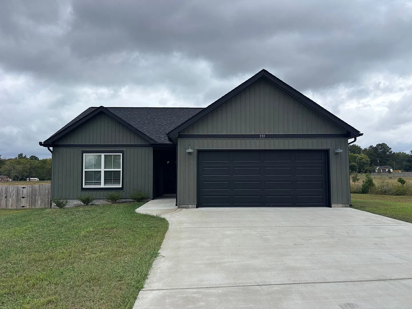 Beautiful Ranch Home for Rent, Fenced Backyard & Washer/Dryer Included! — Photo 1
