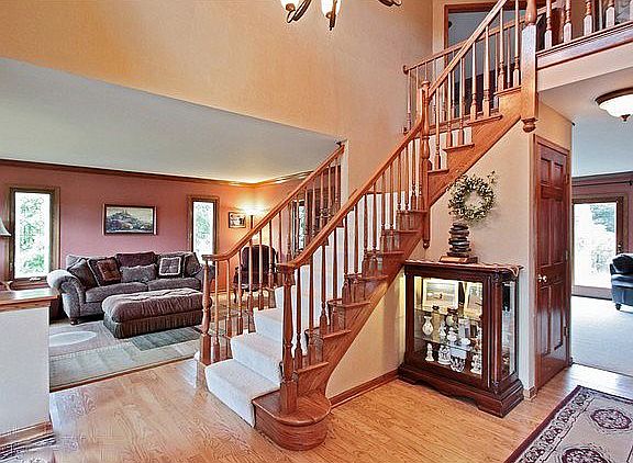 2nd image of 571 Salceda Ln