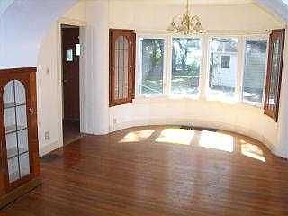 2nd image of 2337 Marengo St