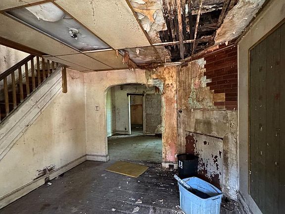 2nd image of 314 N 59th St