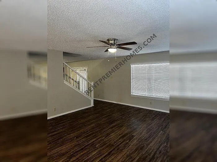 3 bed, 2.5 bath, 1698 sqft, $1,750 — Photo 2