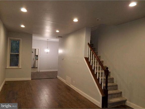4th image of 230 Warren St