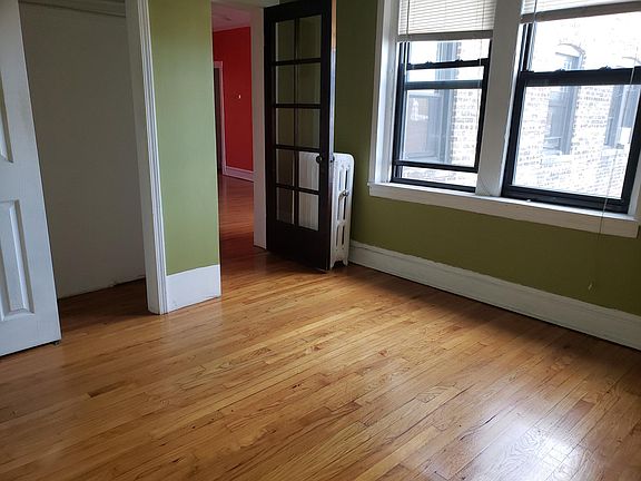 4th image of 3412 W Montrose Ave APT 303