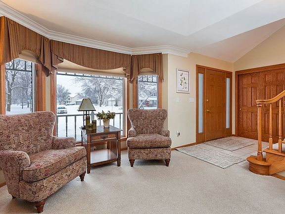 3rd image of 2146 W Prairie Creek Dr