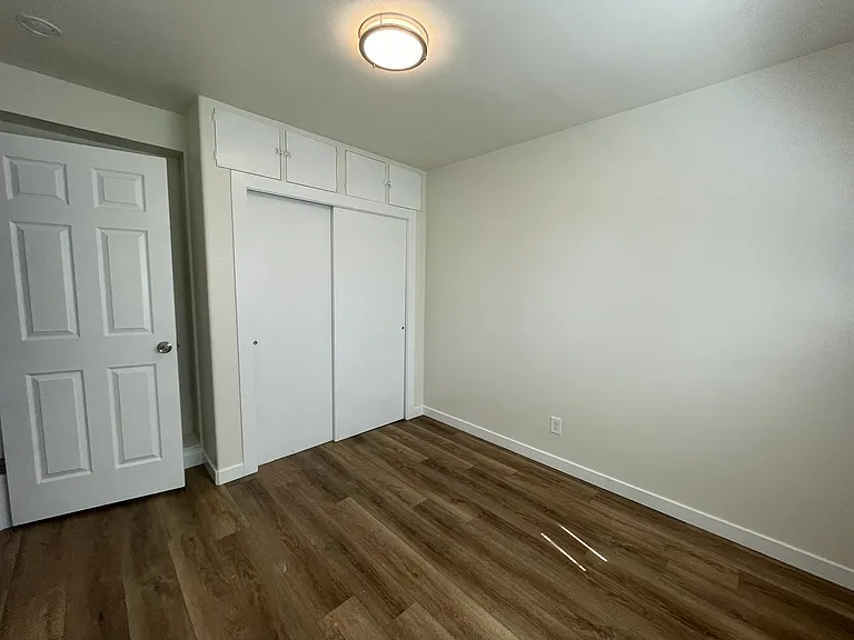 10834 NE Glisan St #10 — Photo 8