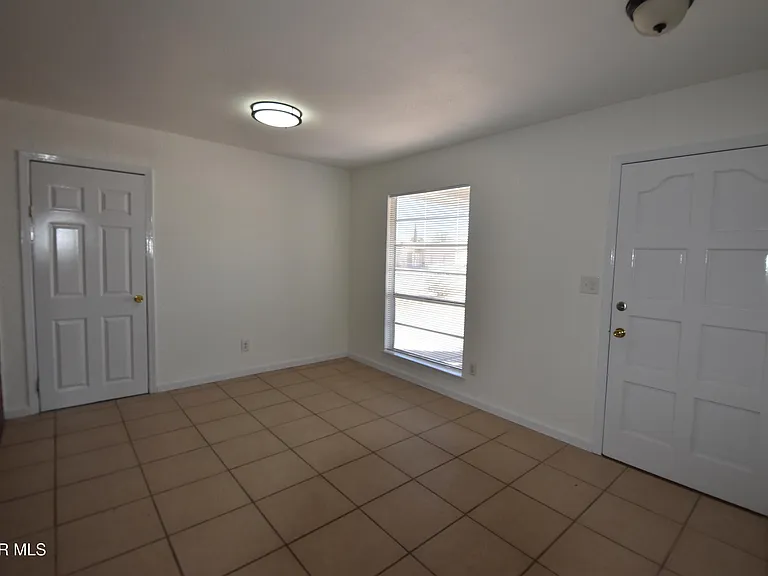 3417 Guthrie St — Photo 4