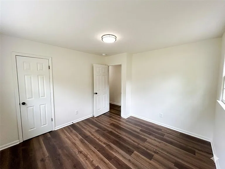 3022 Hillwood Dr — Photo 10