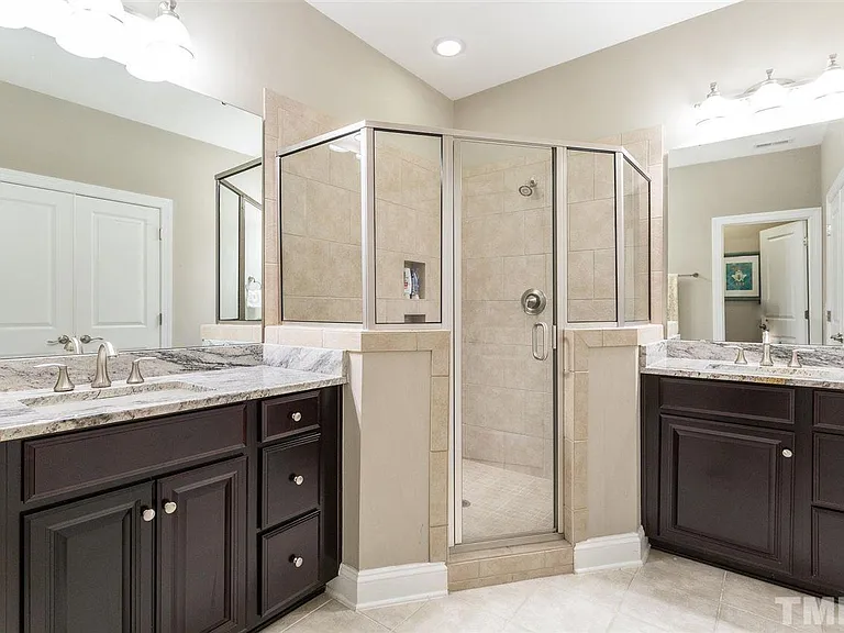 225 Penley Cir — Photo 10