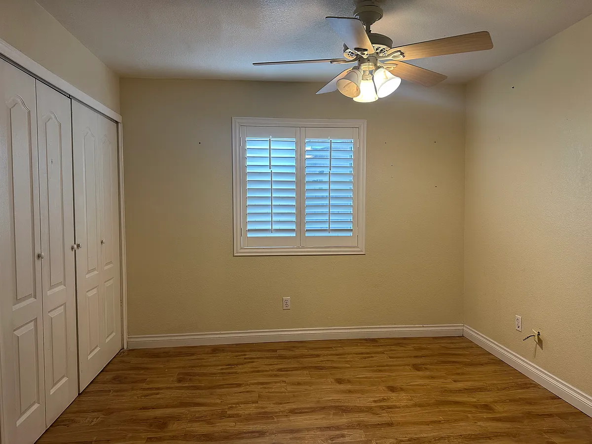 Building Photo - 15576 Caravelle Ave