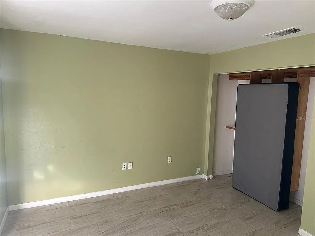 1 bed, 1.0 bath, 500 sqft, $1,100 — Photo 2