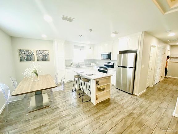 3rd image of 3409 Sahara Dr APT 1