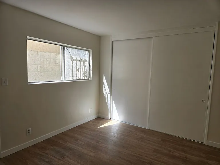 506 Ocean Park Blvd — Photo 5