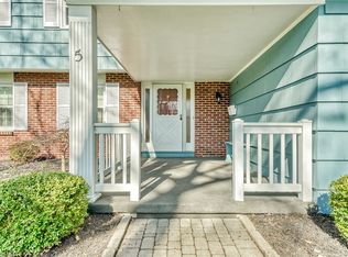 5 Wingate Dr, Rochester, NY 14624