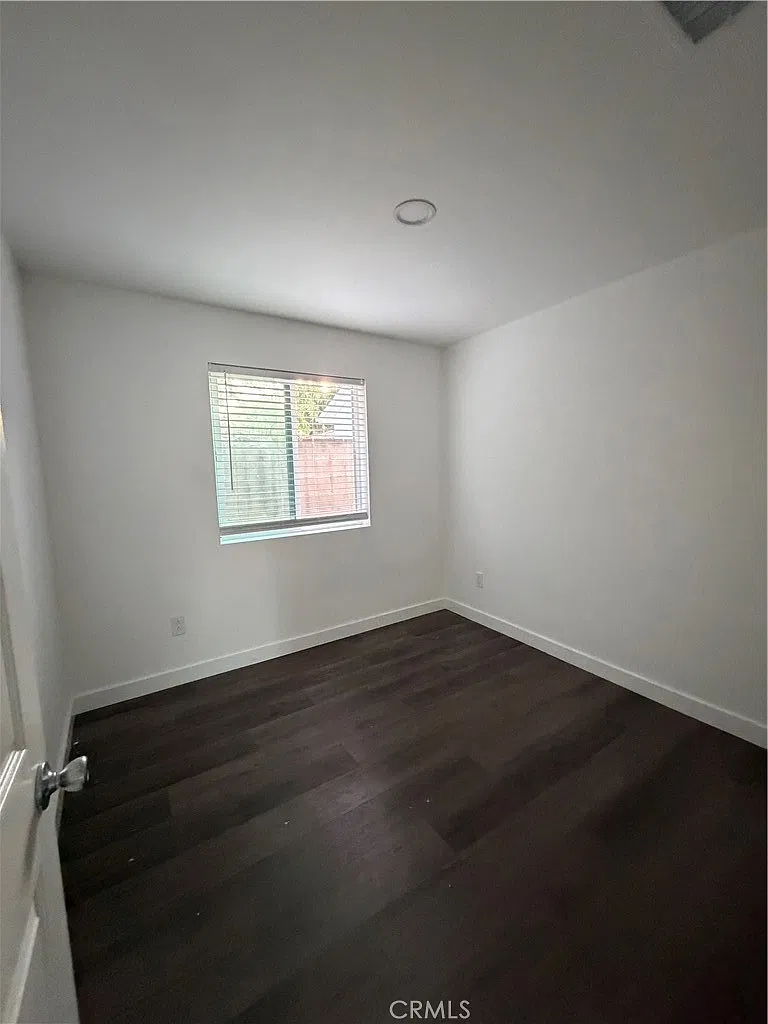 3 bed, 1200 sqft, $3,200 — Photo 4