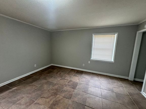 4th image of 1722 Northfield Dr