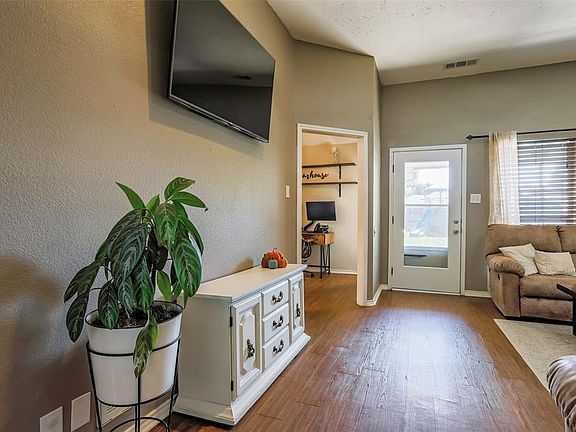 5th image of 2617 Bauer Dr