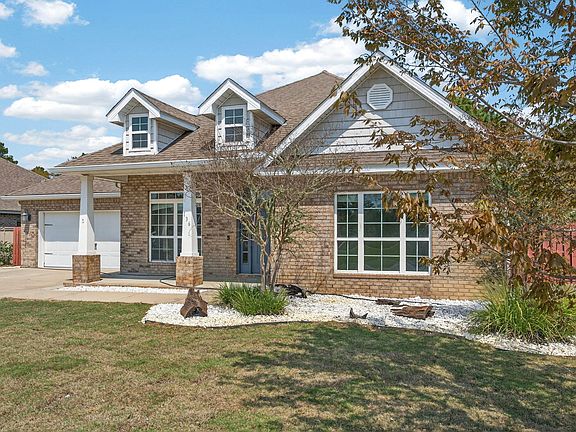 3rd image of 136 Lamon Dr