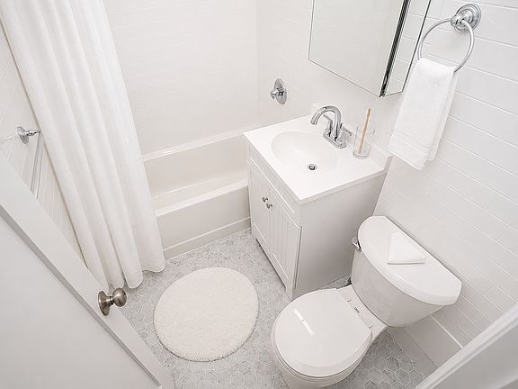 4th image of 205 W 88th St APT 13H