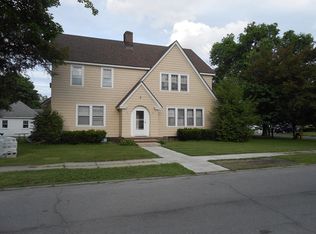4 Lark St, Gloversville, NY 12078