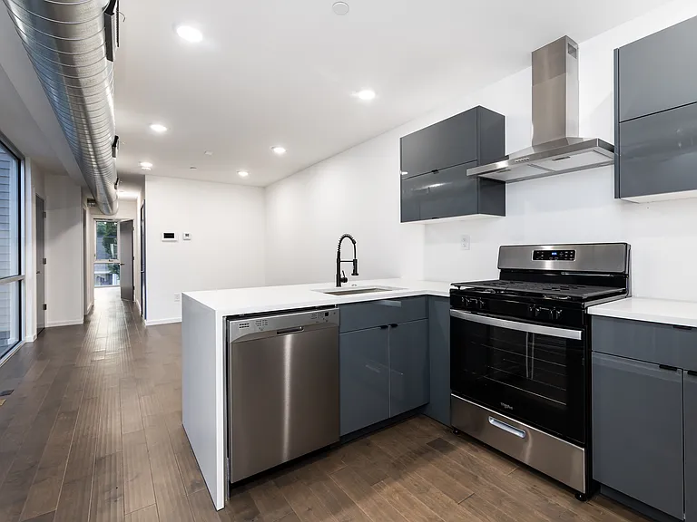 1525 N 6th St #2 — Photo 11