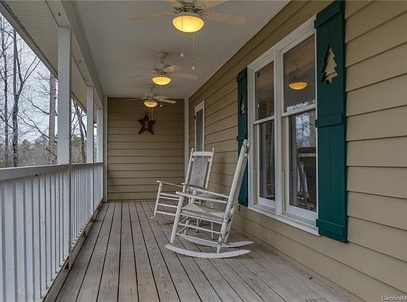 3rd image of 87 Glenolden Dr