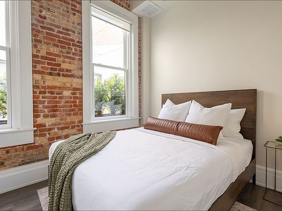 2nd image of 17 S Palafox St #316