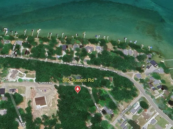 305 Summit Rd, Roscommon, MI 48653
