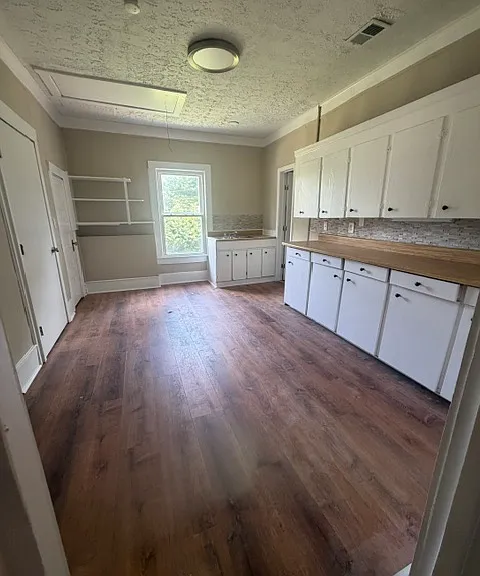 upstairs kitchen #2