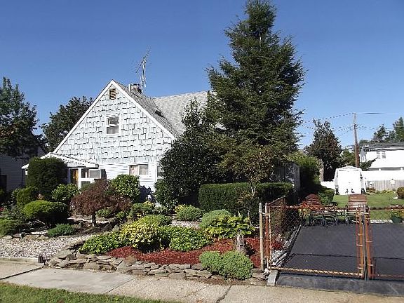 2nd image of 30 Hunter Ln
