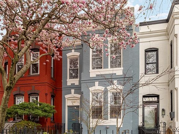 3rd image of 1347 F St NE
