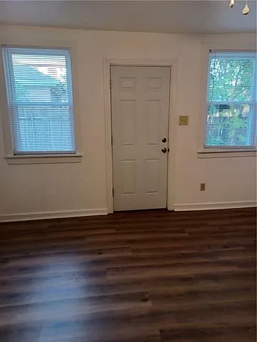 2 bed, 1.0 bath, 910 sqft, $1,500 — Photo 3