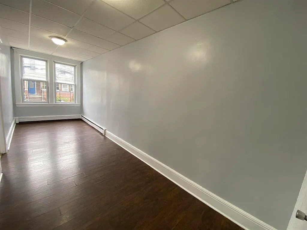 2 bed, 1.0 bath, $1,800 — Photo 3