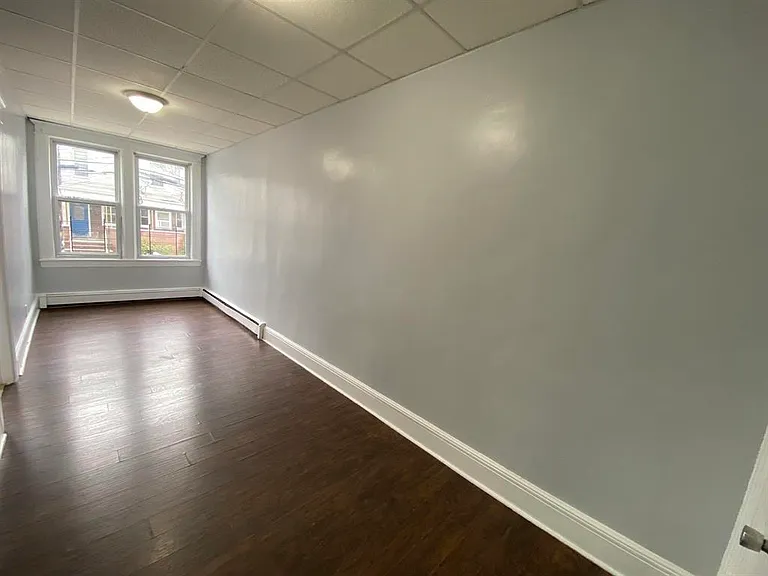 126 W 19th St #1 — Photo 3