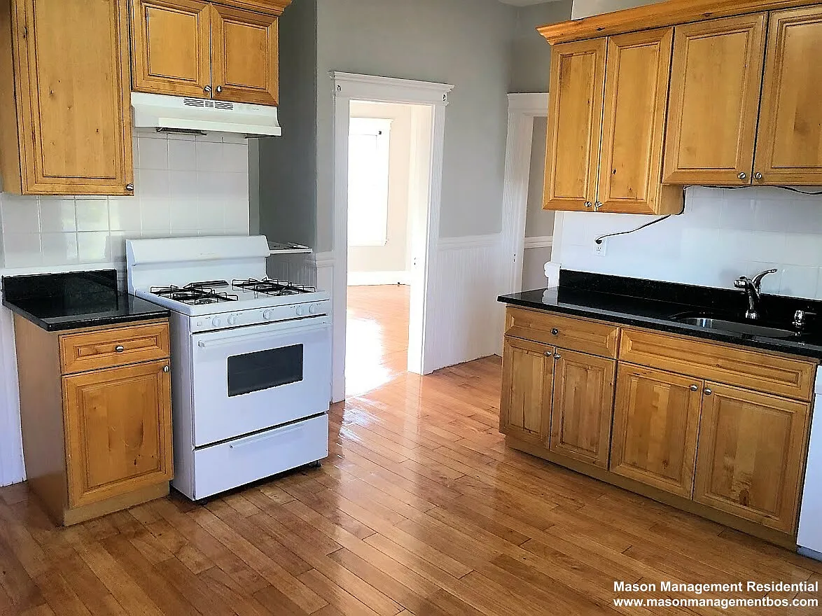 3 bed, 9999 sqft, $2,500 — Photo 1