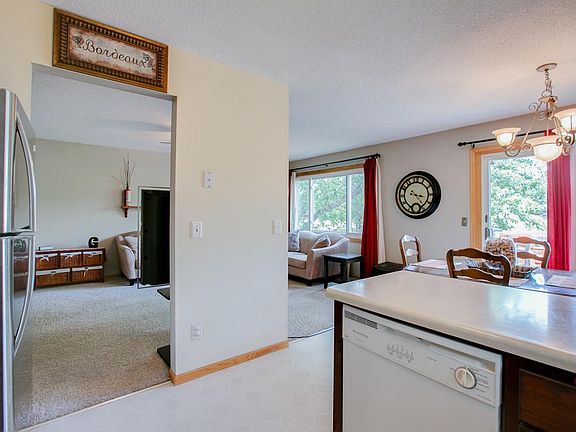 3rd image of 11124 Idaho Ct N