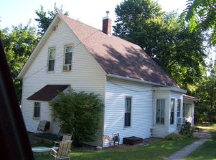 1242 Caroline St, Burlington, IA 52601