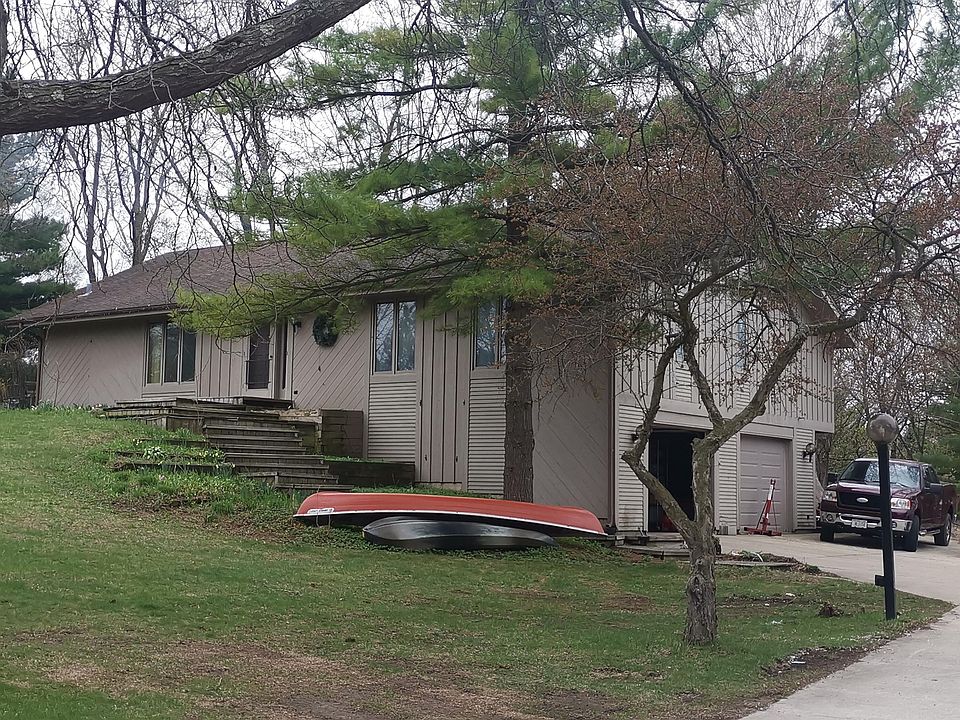 1st image of N71W27089 Meadow Wood Ln