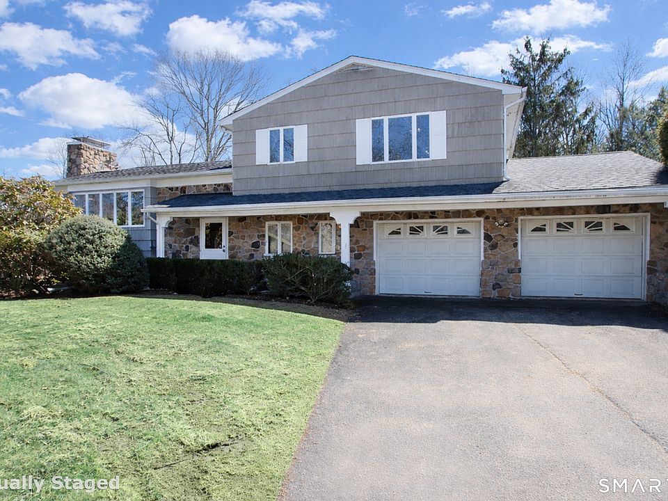 1st image of 20 Smoke Hill Drive